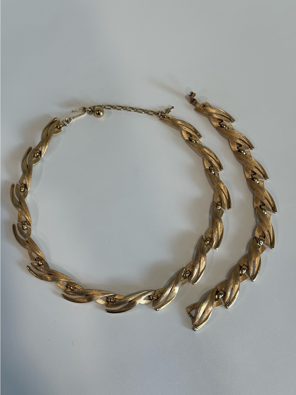 Crown Trifari Gold Linked Wave Necklace and Bracelet Set